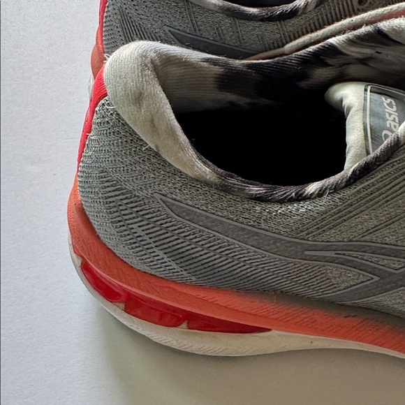 ASICS GT-2000 10 Women's Athletic Shoes in Gray and Coral - Picture 6 of 9